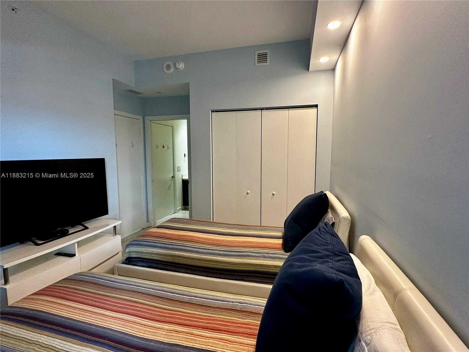 Small Image of 480 NORTH EAST 31ST ST #3006, Miami Number 24