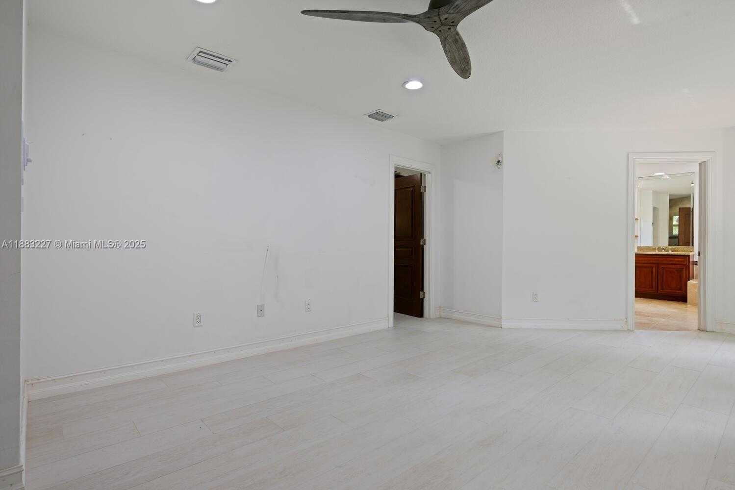 Small Image of 5740 SOUTH WEST 59TH PL, South Miami Number 13