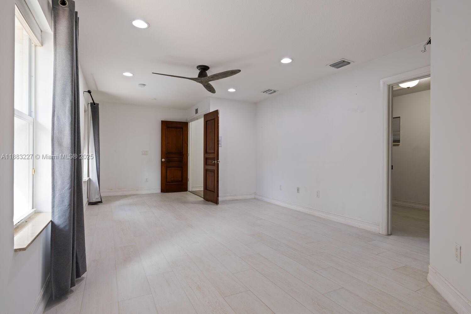 Small Image of 5740 SOUTH WEST 59TH PL, South Miami Number 14