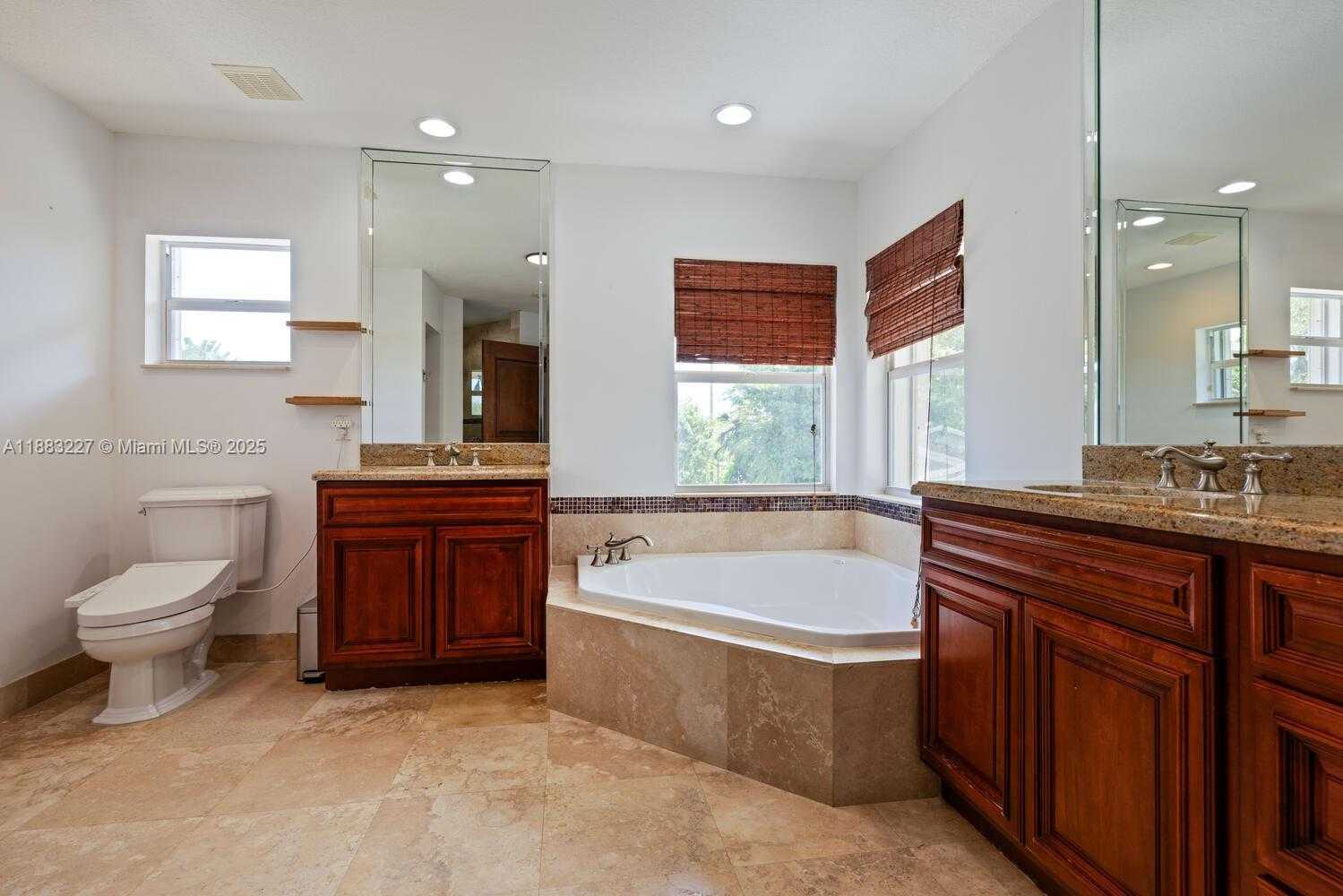Small Image of 5740 SOUTH WEST 59TH PL, South Miami Number 17