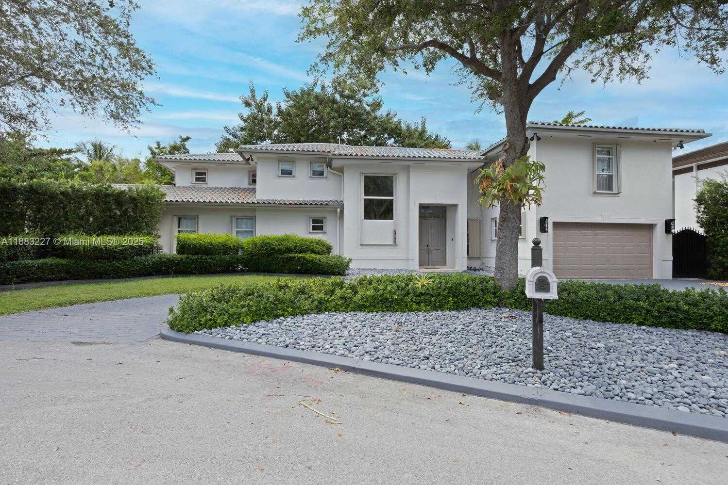 Small Image of 5740 SOUTH WEST 59TH PL, South Miami Number 2