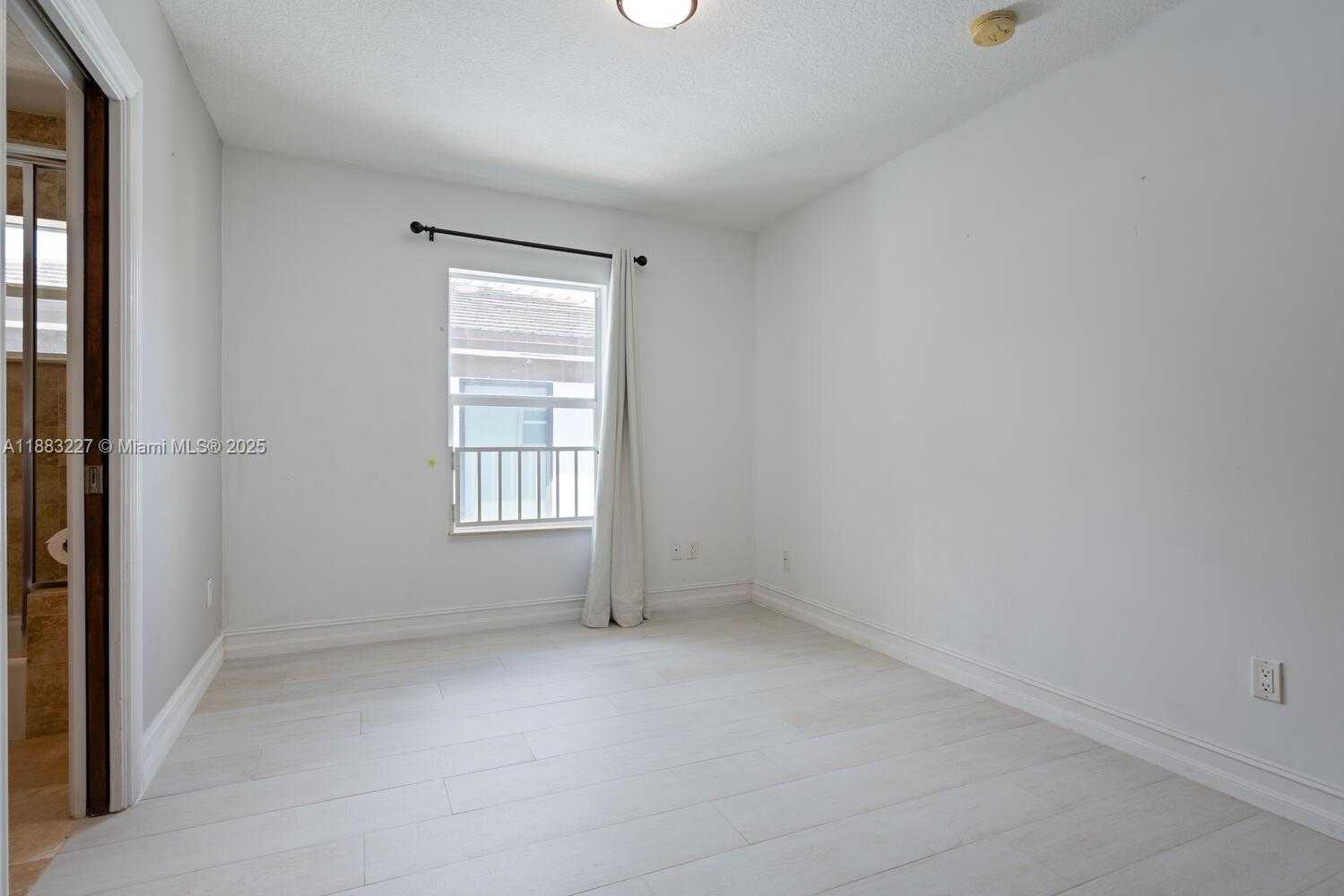 Small Image of 5740 SOUTH WEST 59TH PL, South Miami Number 22