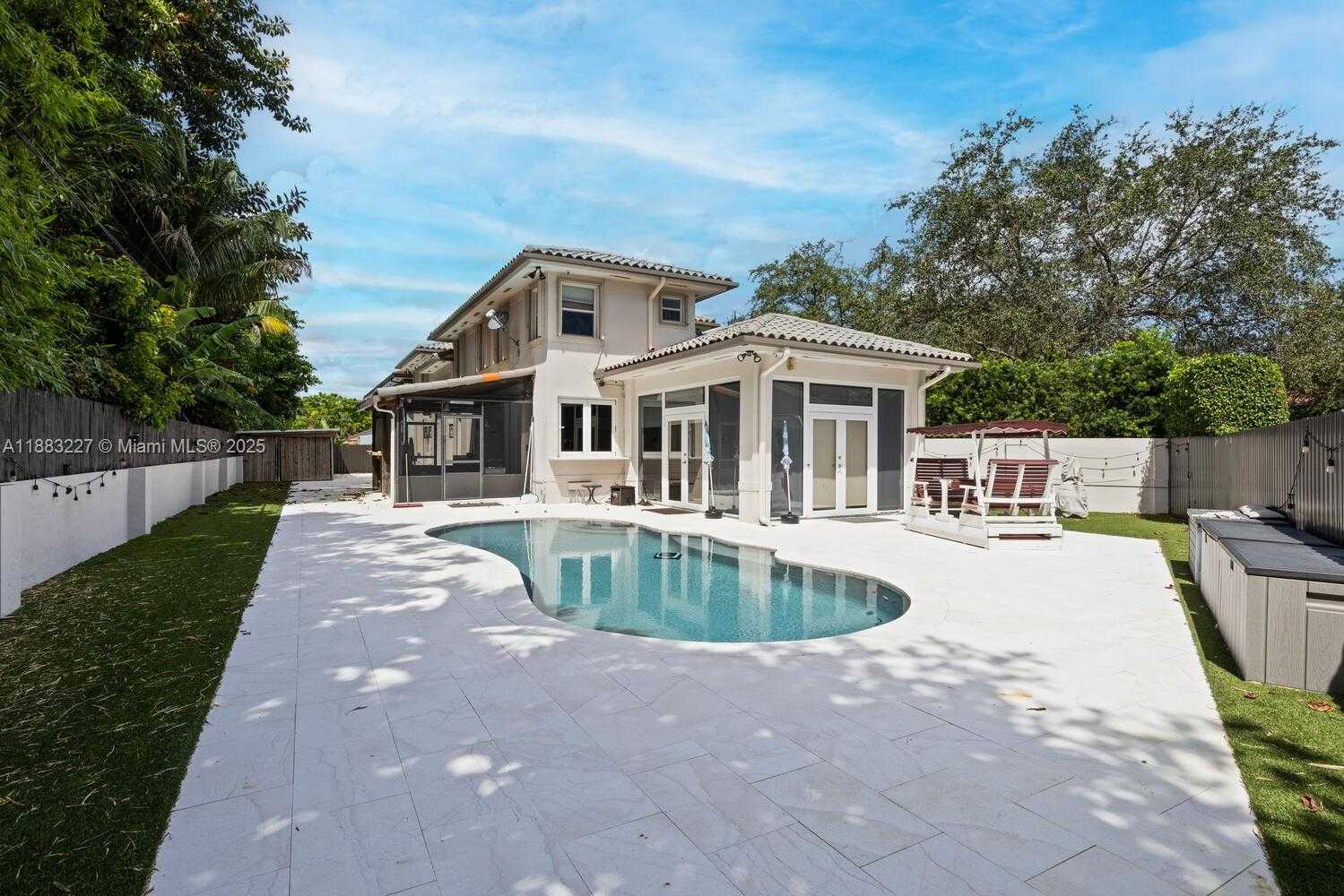 Small Image of 5740 SOUTH WEST 59TH PL, South Miami Number 3
