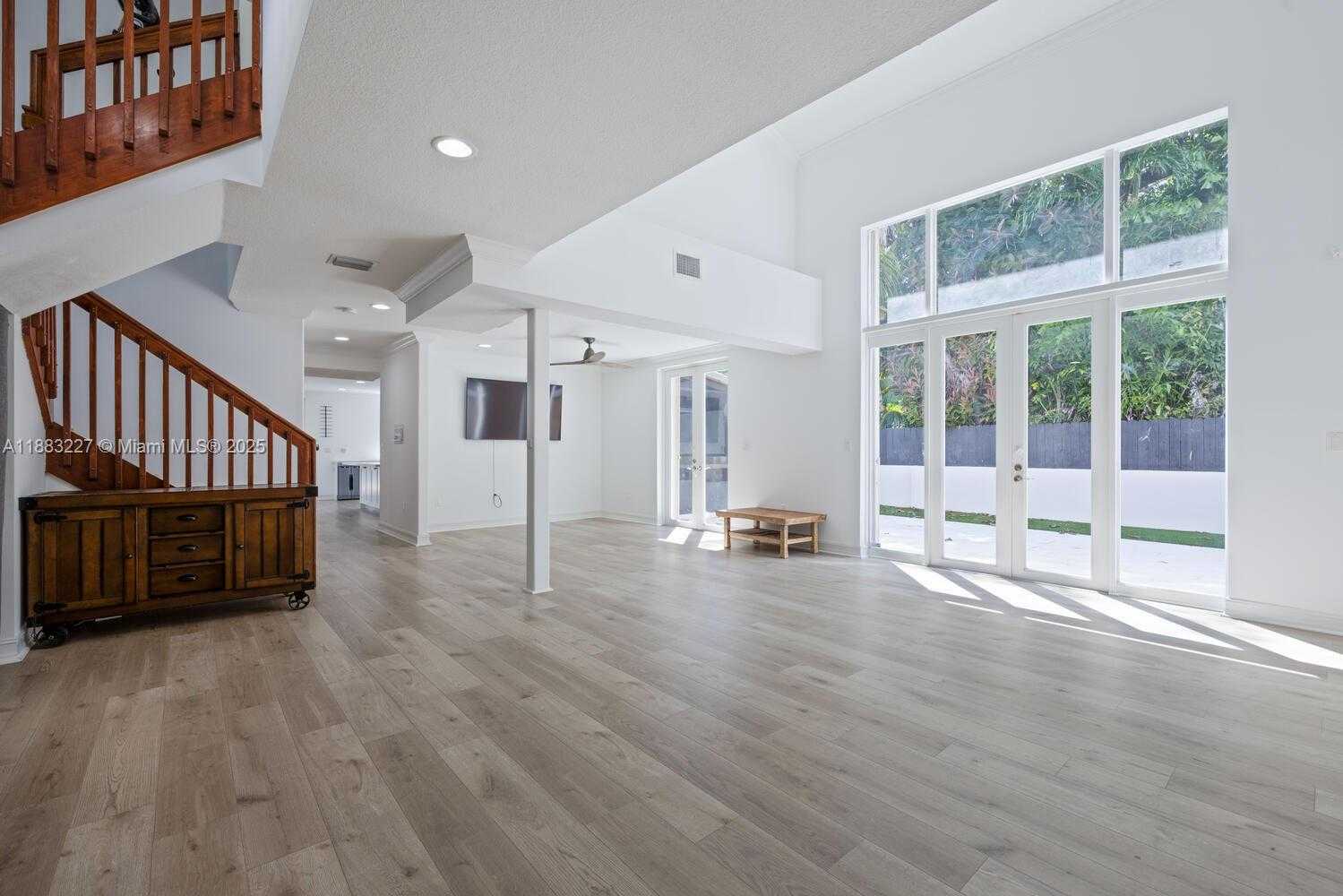 Small Image of 5740 SOUTH WEST 59TH PL, South Miami Number 8