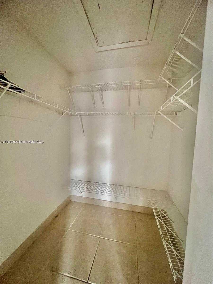 Small Image of 6430 WEST 25TH LN, Hialeah Number 11