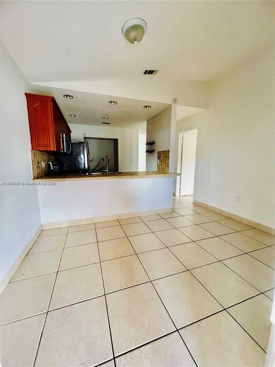 Small Image of 6430 WEST 25TH LN, Hialeah Number 5