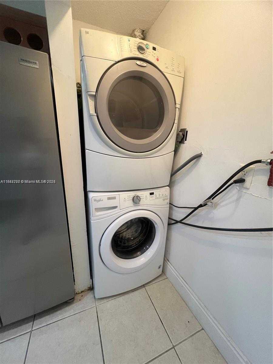 Small Image of 6430 WEST 25TH LN, Hialeah Number 6