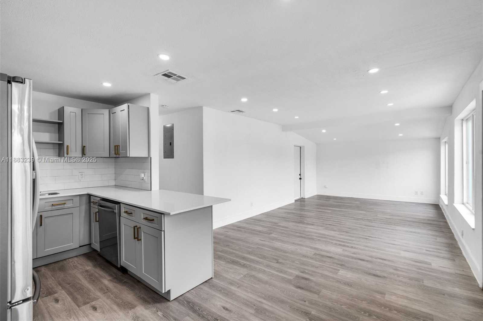 Small Image of 6117 NORTH WEST 9TH ST #N/A, Margate Number 9