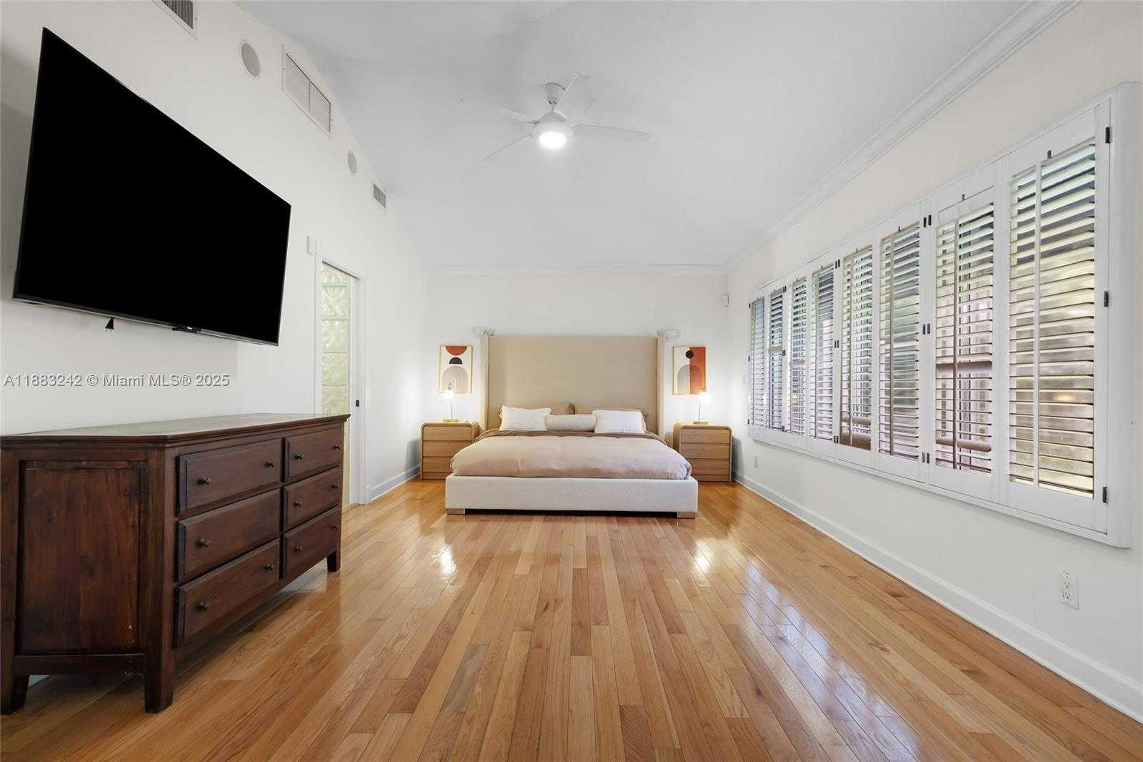 Small Image of 5810 MAGGIORE ST #5810, Coral Gables Number 25