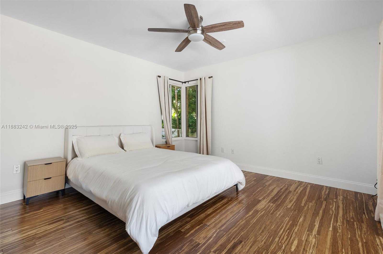 Small Image of 5810 MAGGIORE ST #5810, Coral Gables Number 37