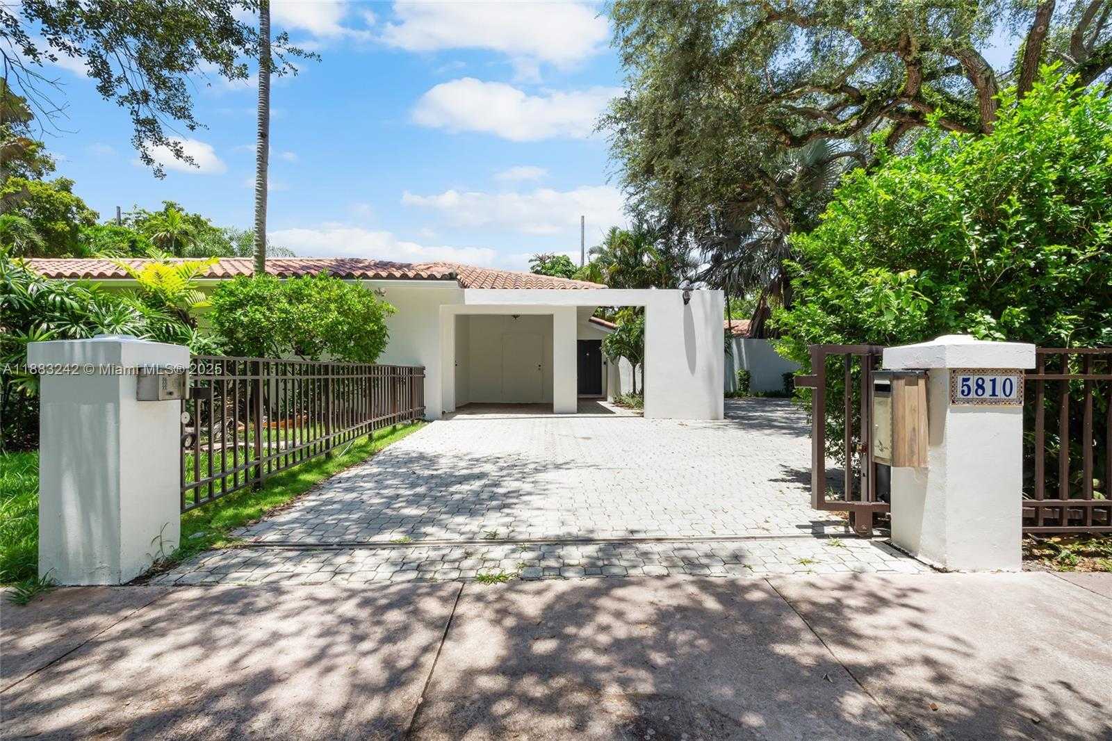 Small Image of 5810 MAGGIORE ST #5810, Coral Gables Number 6