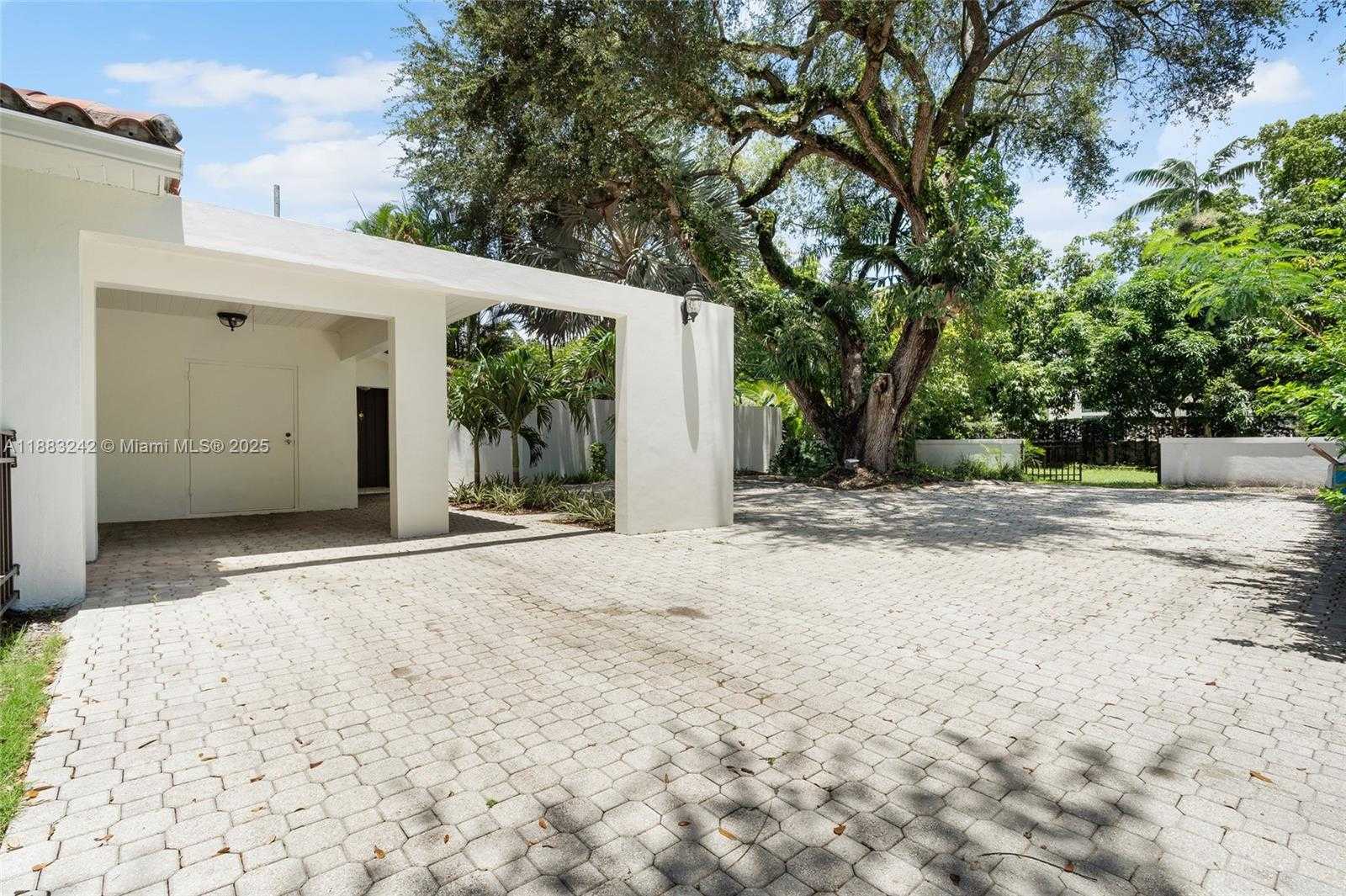 Small Image of 5810 MAGGIORE ST #5810, Coral Gables Number 7