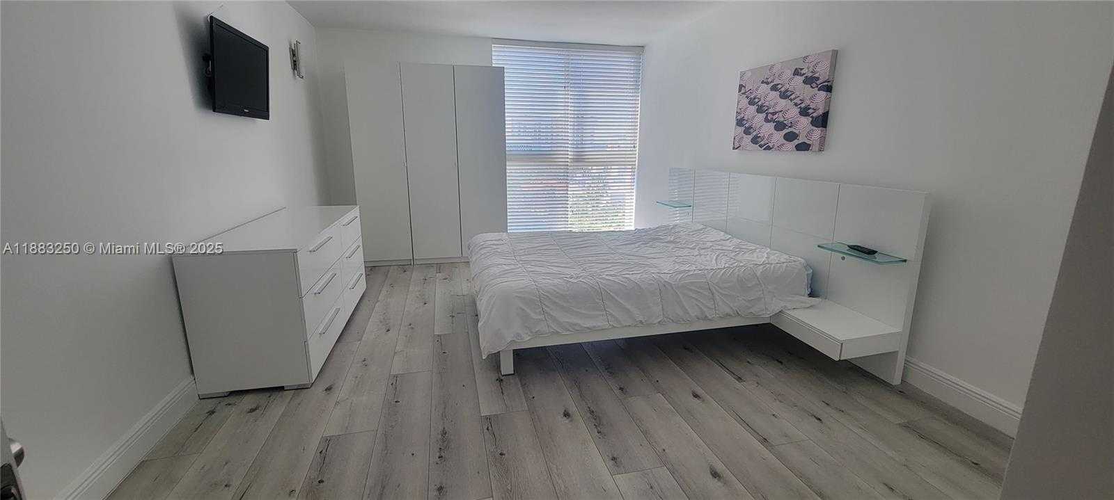 Small Image of 3200 COLLINS AVE #6-5, Miami Beach Number 10