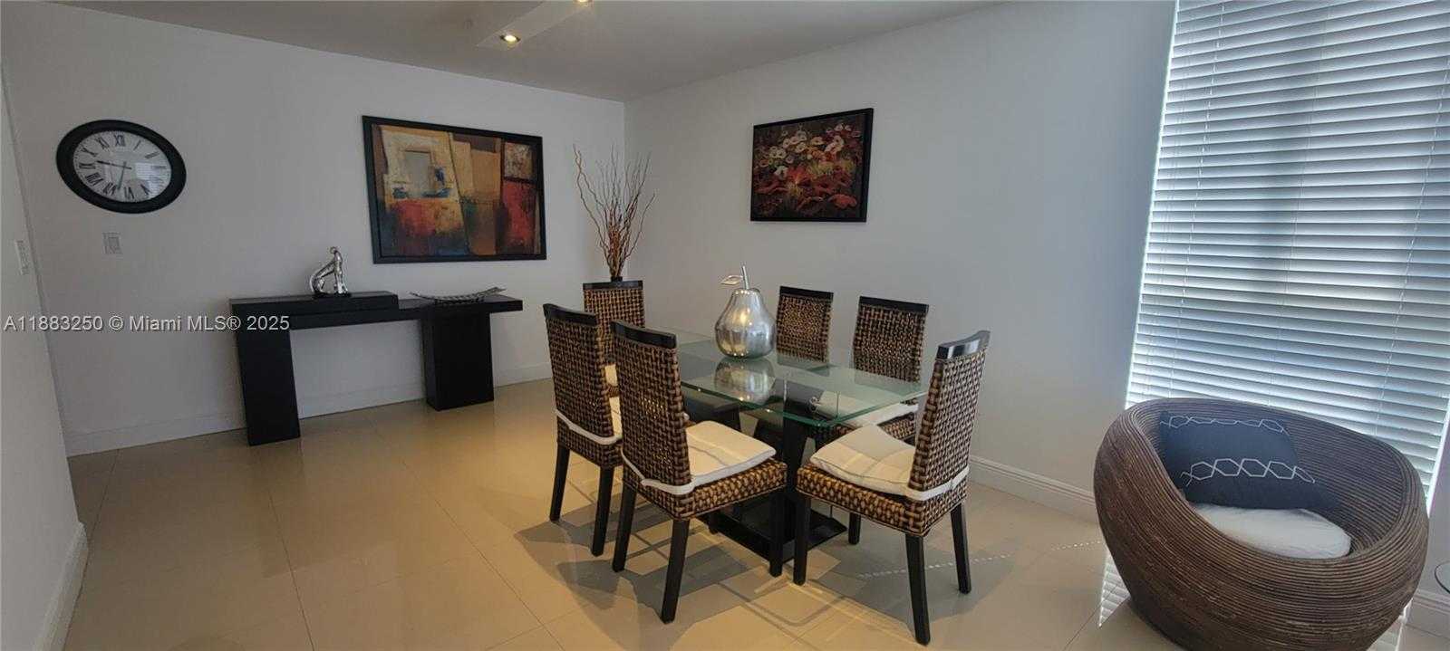 Small Image of 3200 COLLINS AVE #6-5, Miami Beach Number 11