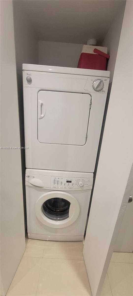Small Image of 3200 COLLINS AVE #6-5, Miami Beach Number 15