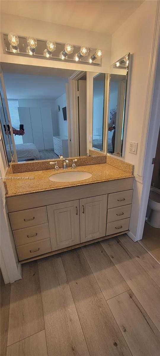 Small Image of 3200 COLLINS AVE #6-5, Miami Beach Number 5
