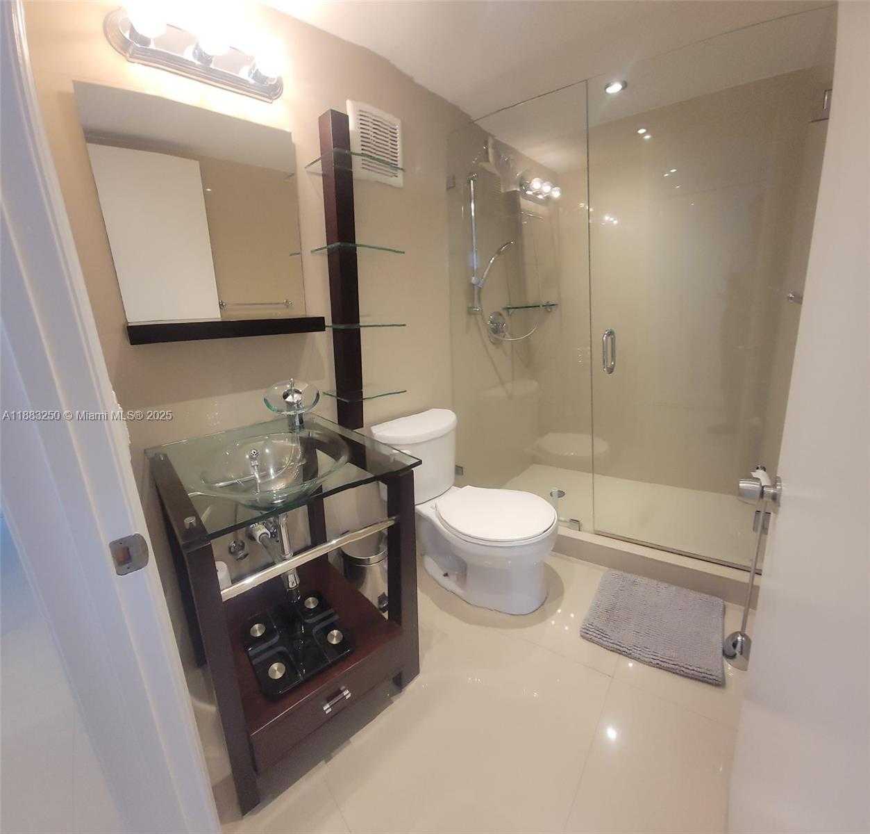 Small Image of 3200 COLLINS AVE #6-5, Miami Beach Number 6