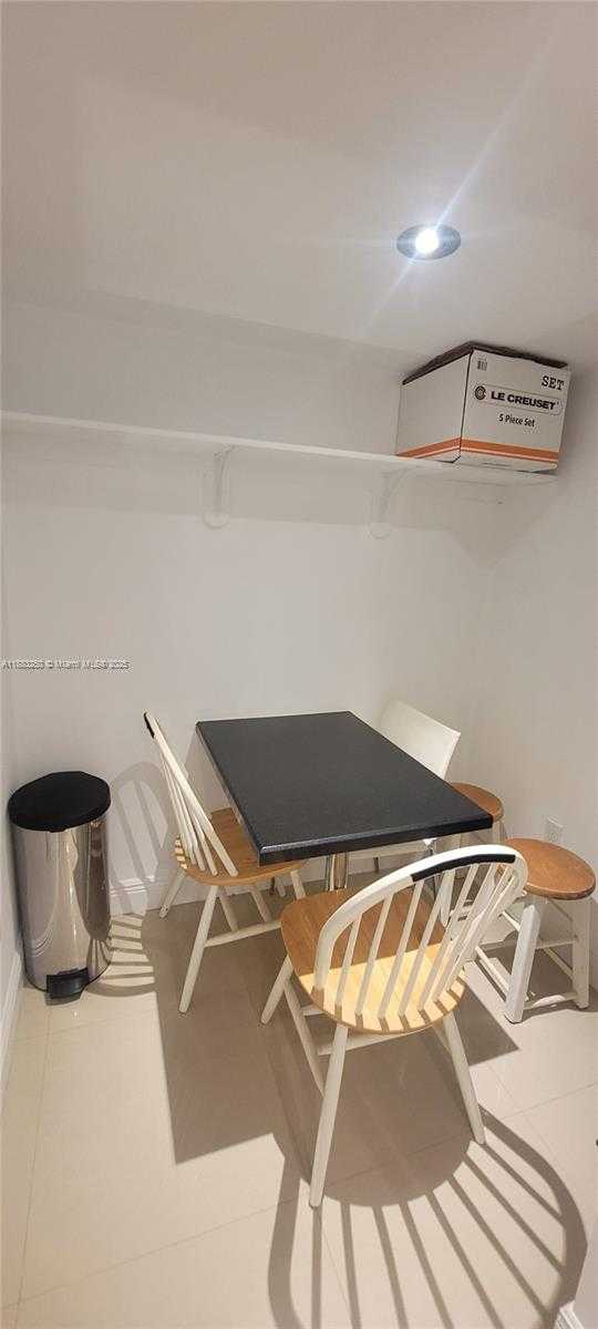 Small Image of 3200 COLLINS AVE #6-5, Miami Beach Number 7