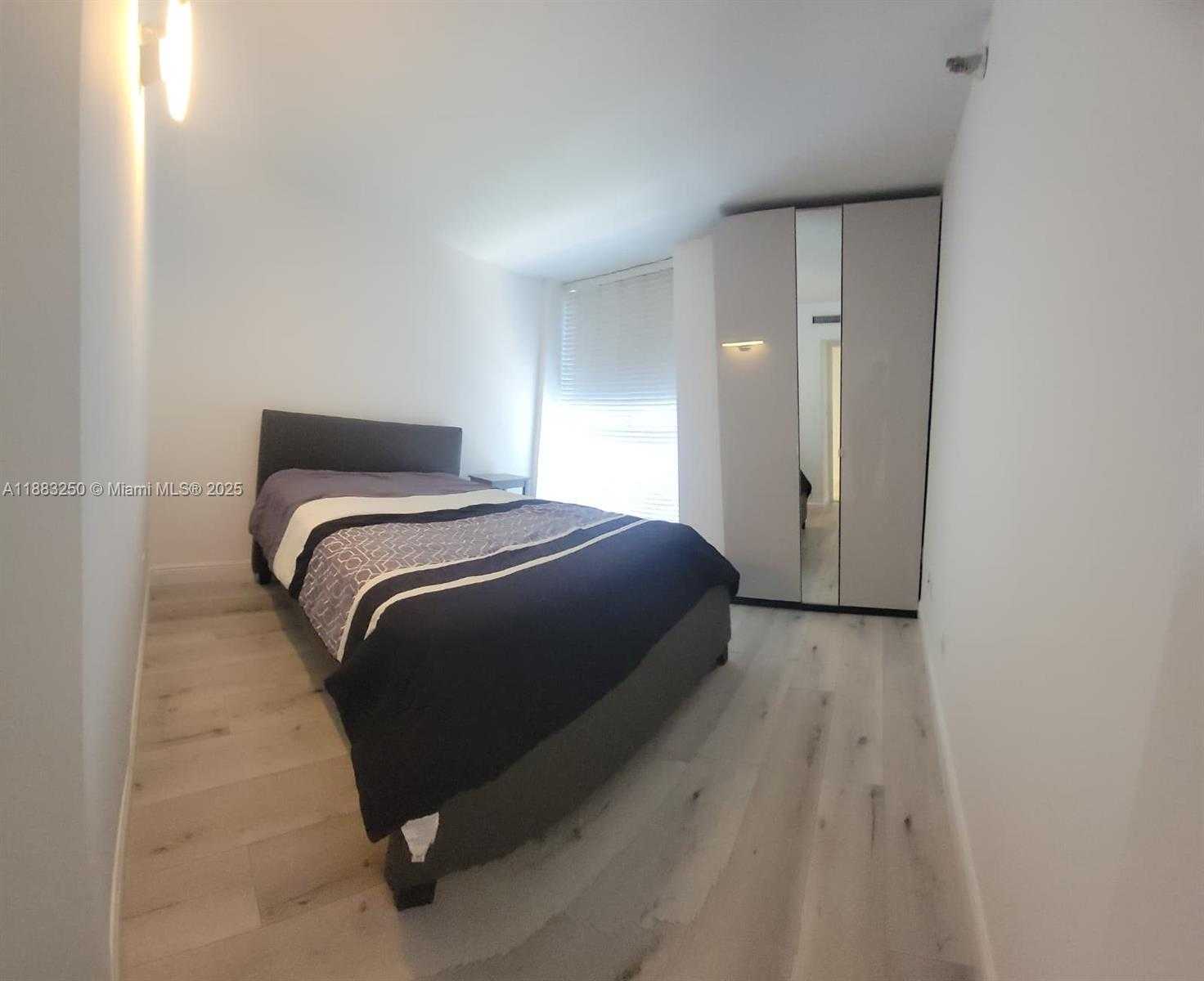 Small Image of 3200 COLLINS AVE #6-5, Miami Beach Number 8