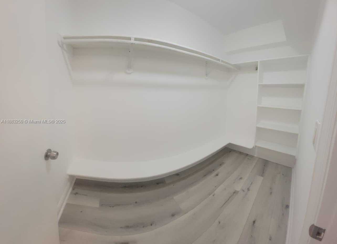 Small Image of 3200 COLLINS AVE #6-5, Miami Beach Number 9