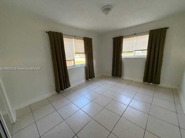 Small Image of 13300 NORTH EAST 10TH AVE, North Miami Number 23