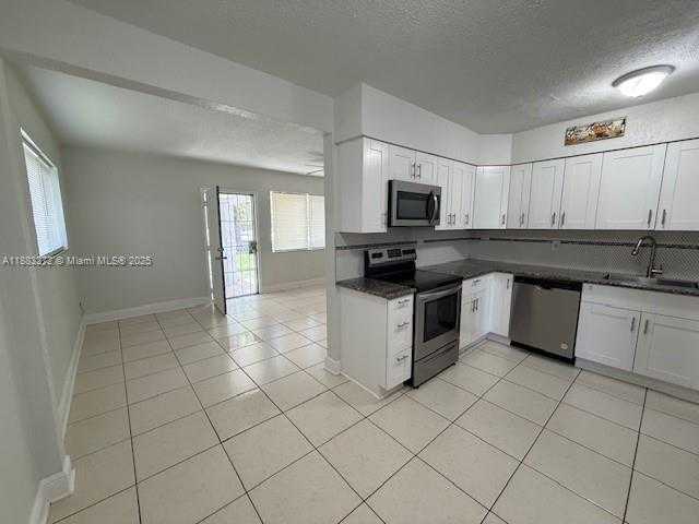 Small Image of 13300 NORTH EAST 10TH AVE, North Miami Number 4
