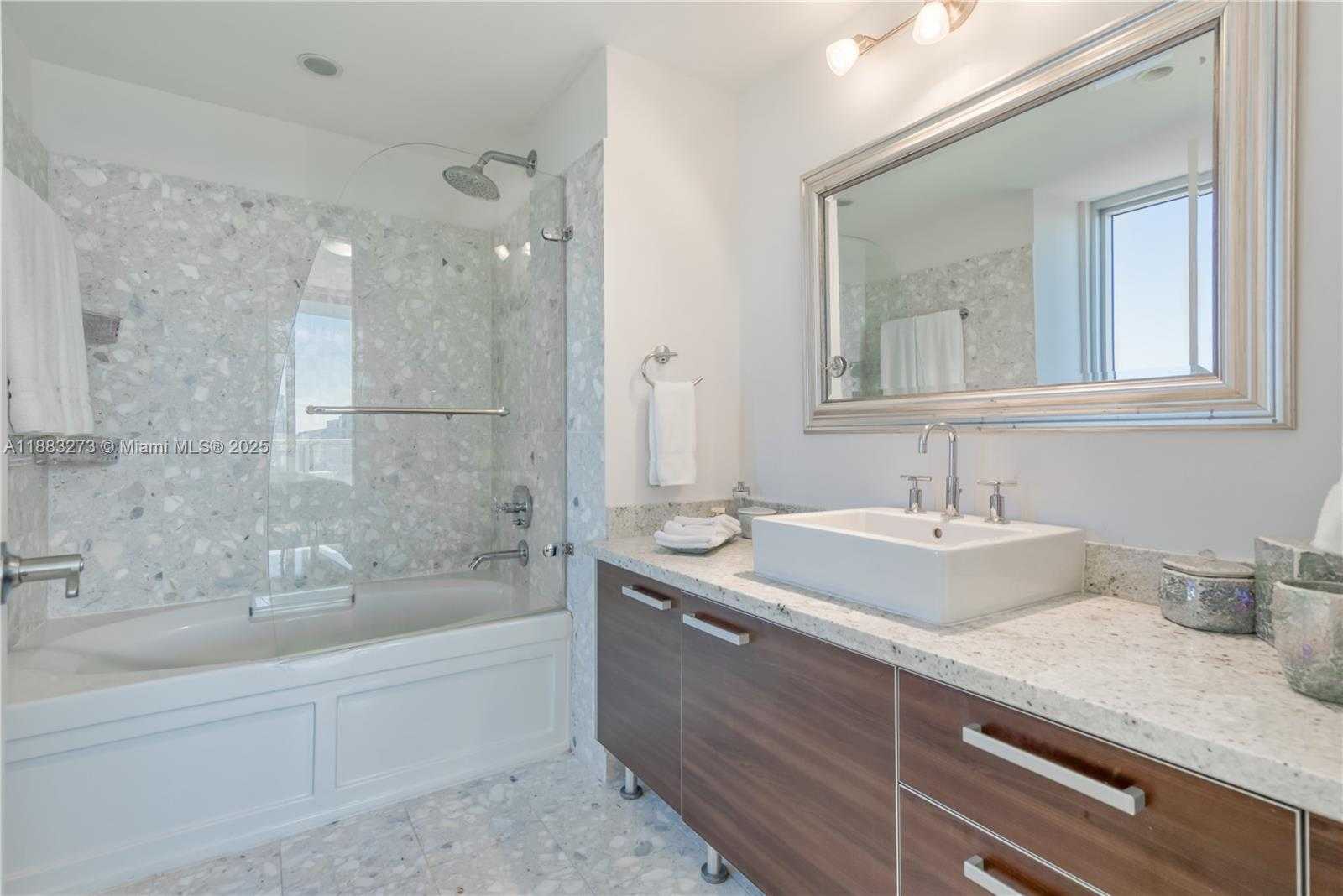 Small Image of 185 SOUTH WEST 7TH ST #2002, Miami Number 8