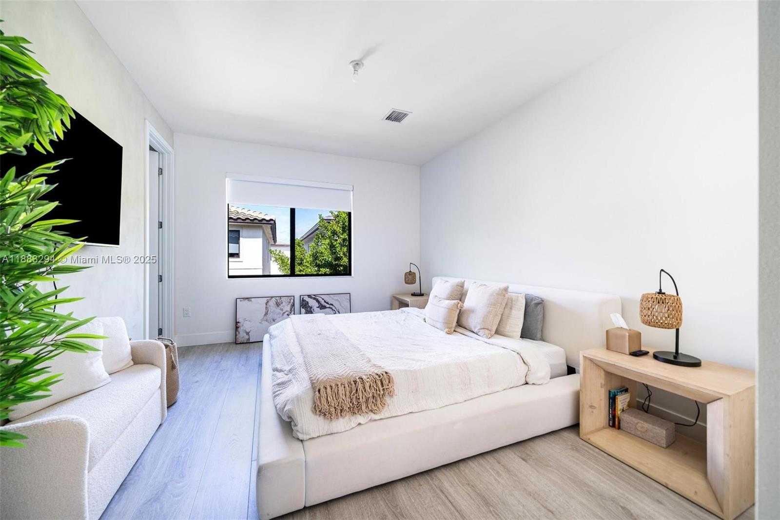 Small Image of 4408 NORTH WEST 80TH AVE, Doral Number 13