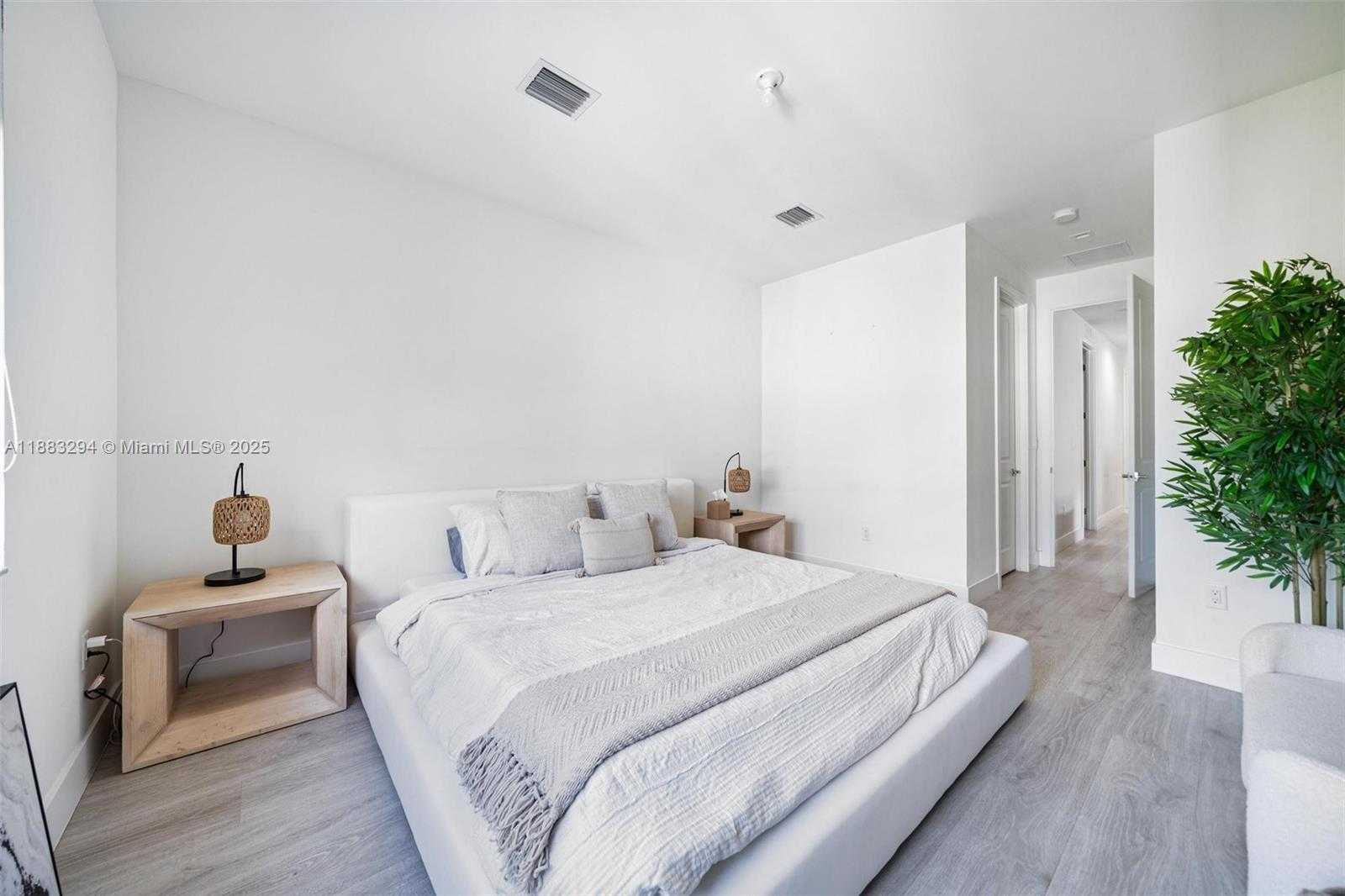 Small Image of 4408 NORTH WEST 80TH AVE, Doral Number 15