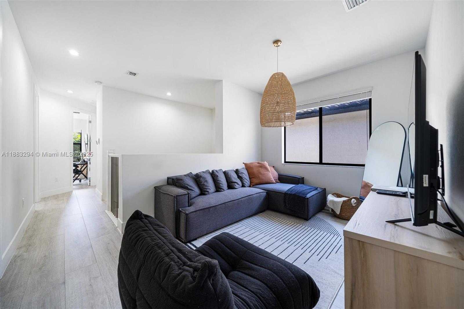 Small Image of 4408 NORTH WEST 80TH AVE, Doral Number 24