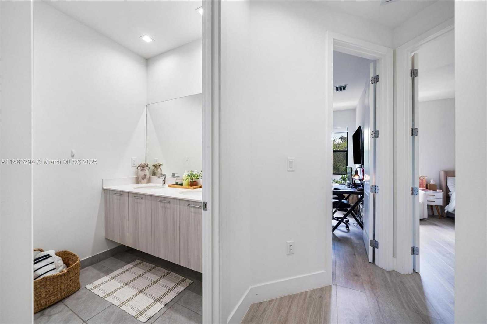 Small Image of 4408 NORTH WEST 80TH AVE, Doral Number 25