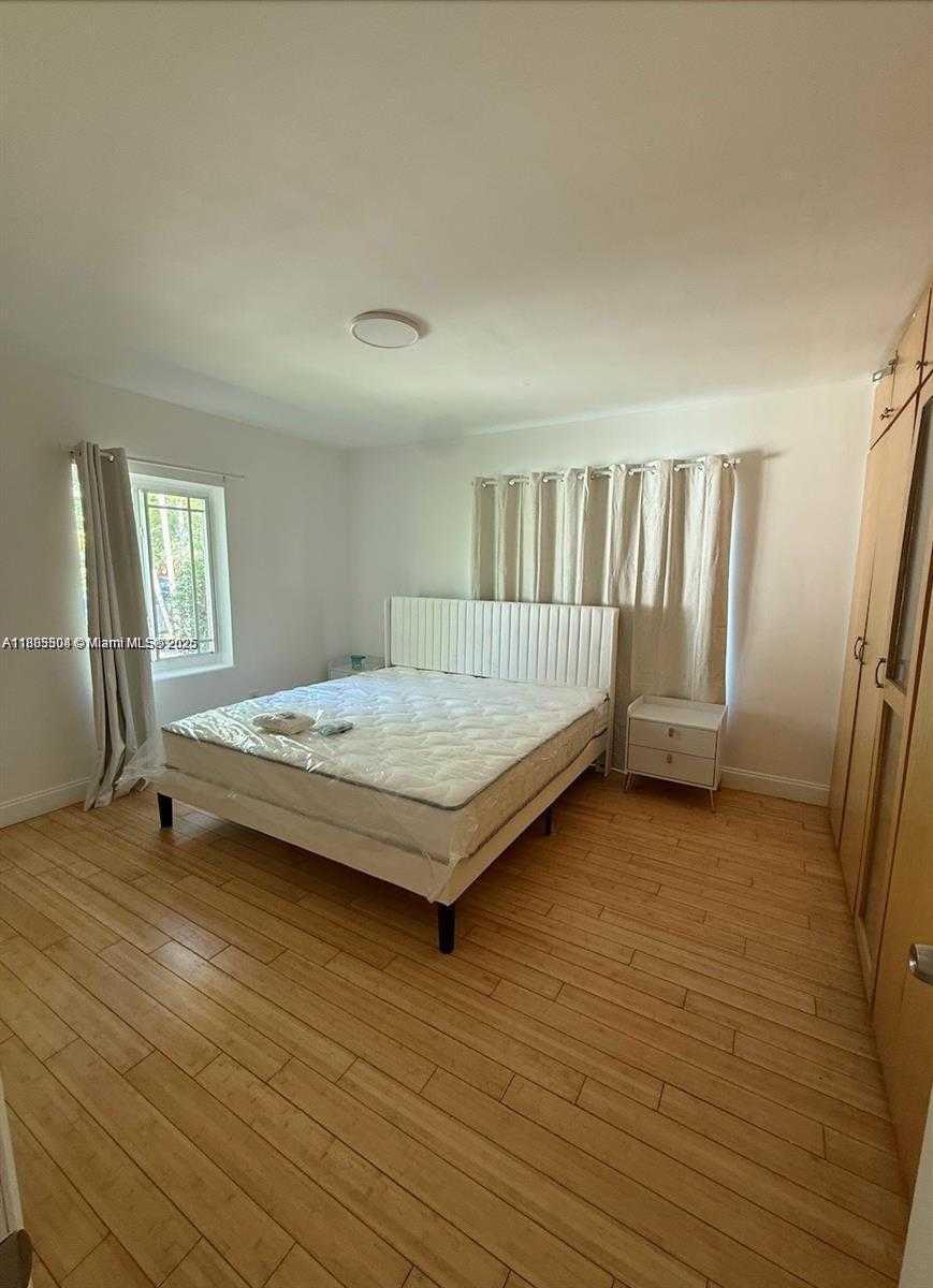 Small Image of 1285 NORTH EAST 103RD, Miami Shores Number 5