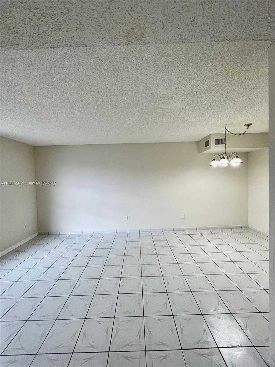 Small Image of 7211 WEST 24TH AVE #2224, Hialeah Number 3