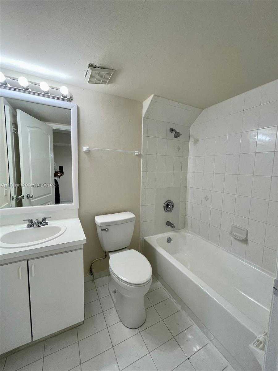 Small Image of 7211 WEST 24TH AVE #2224, Hialeah Number 6
