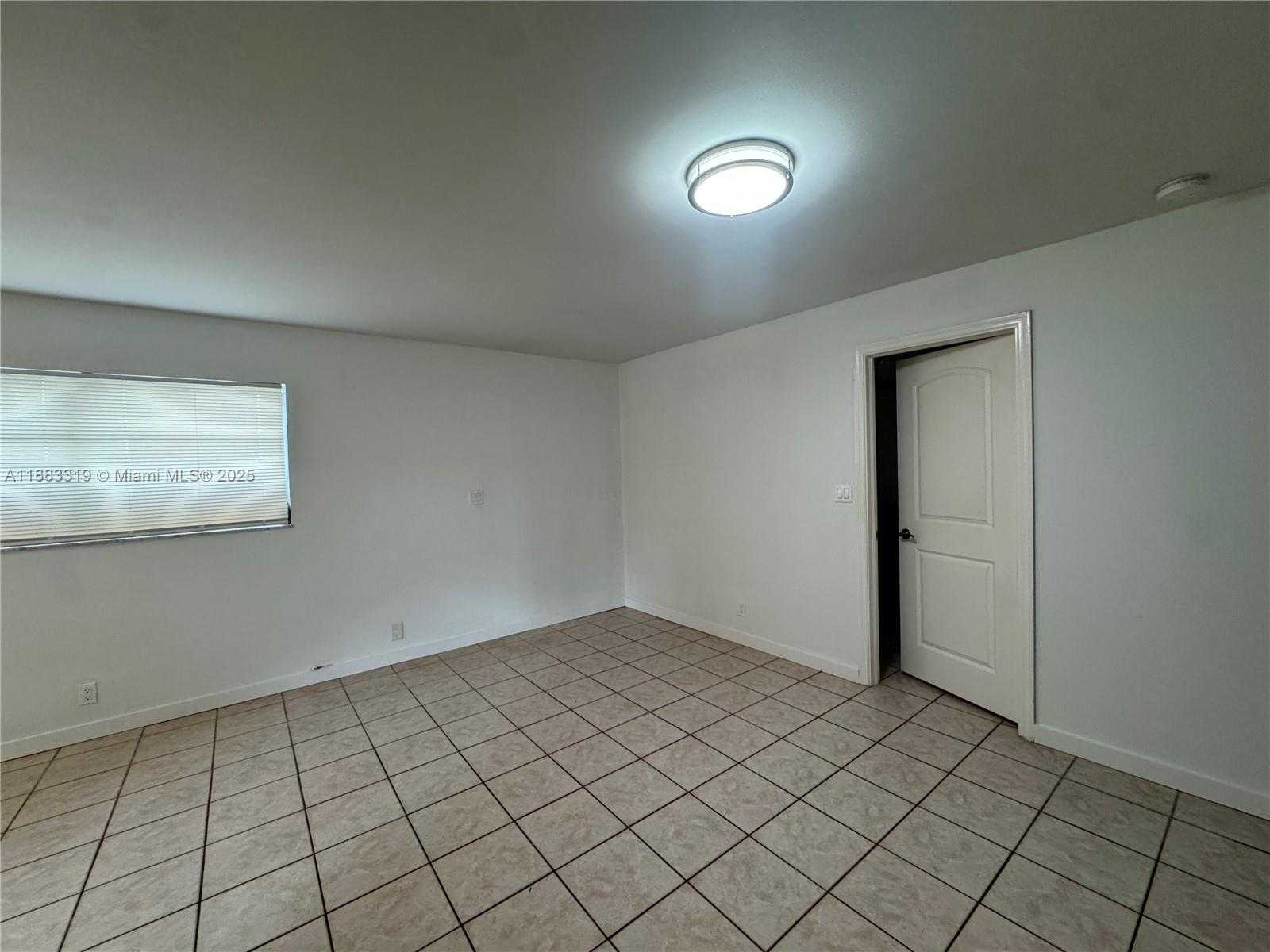 Small Image of 2318 CLEVELAND ST #2, Hollywood Number 4