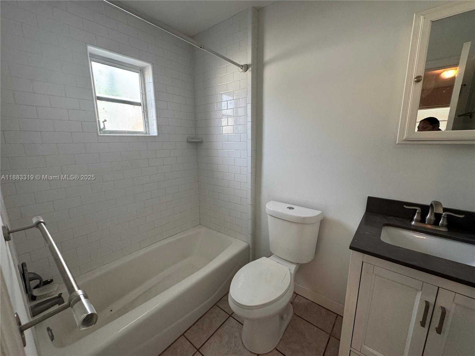 Small Image of 2318 CLEVELAND ST #2, Hollywood Number 5