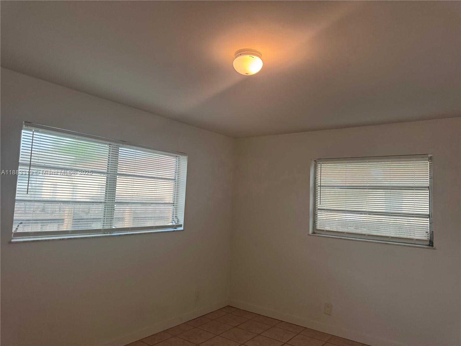 Small Image of 2318 CLEVELAND ST #2, Hollywood Number 7