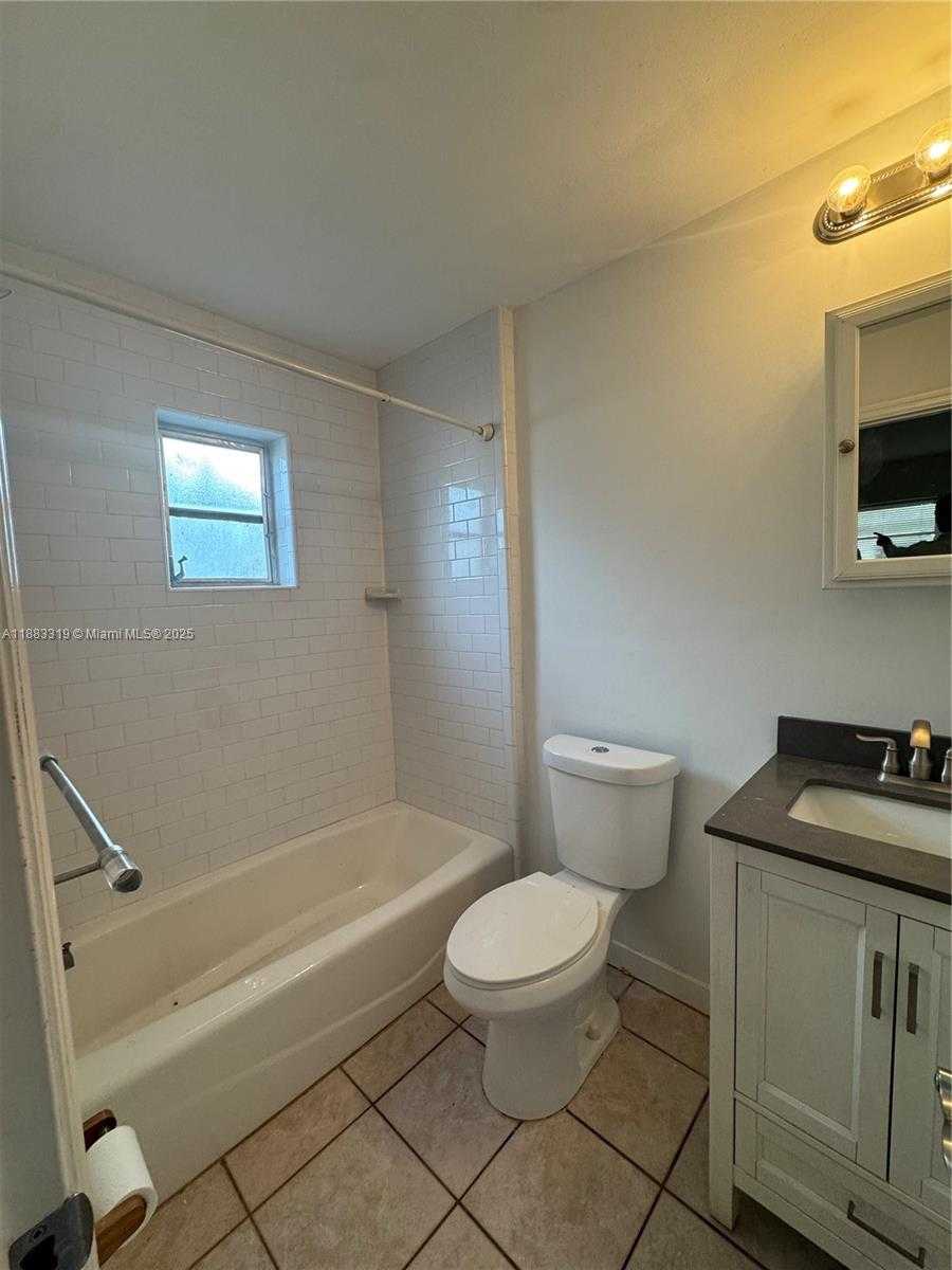 Small Image of 2318 CLEVELAND ST #2, Hollywood Number 8