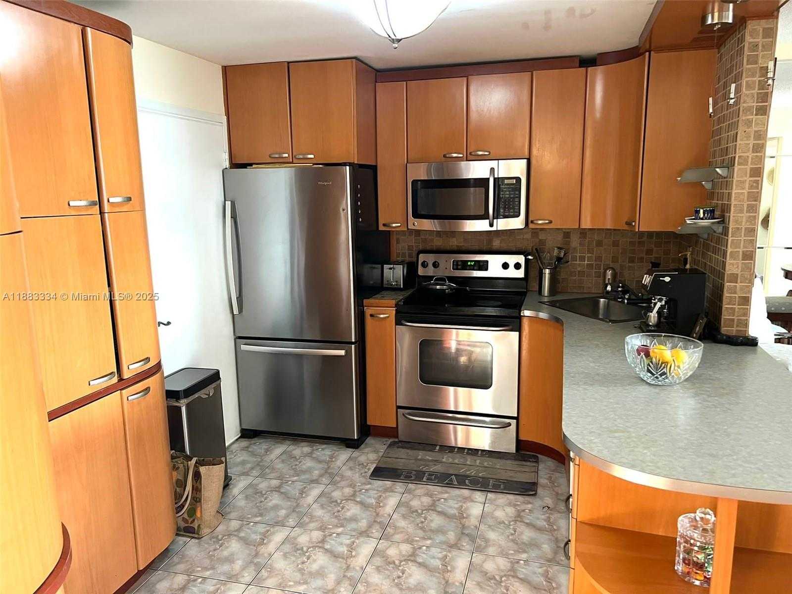 Small Image of 1600 SOUTH OCEAN DR #3D, Hollywood Number 10