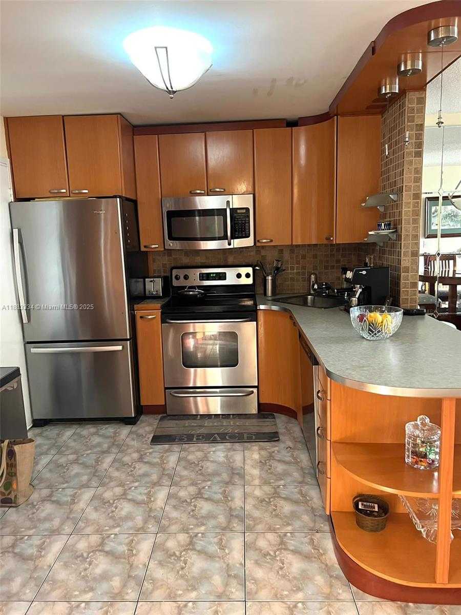 Small Image of 1600 SOUTH OCEAN DR #3D, Hollywood Number 11