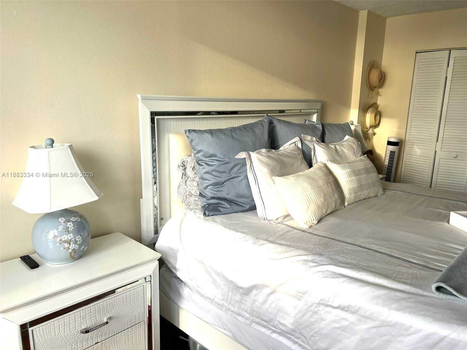 Small Image of 1600 SOUTH OCEAN DR #3D, Hollywood Number 21