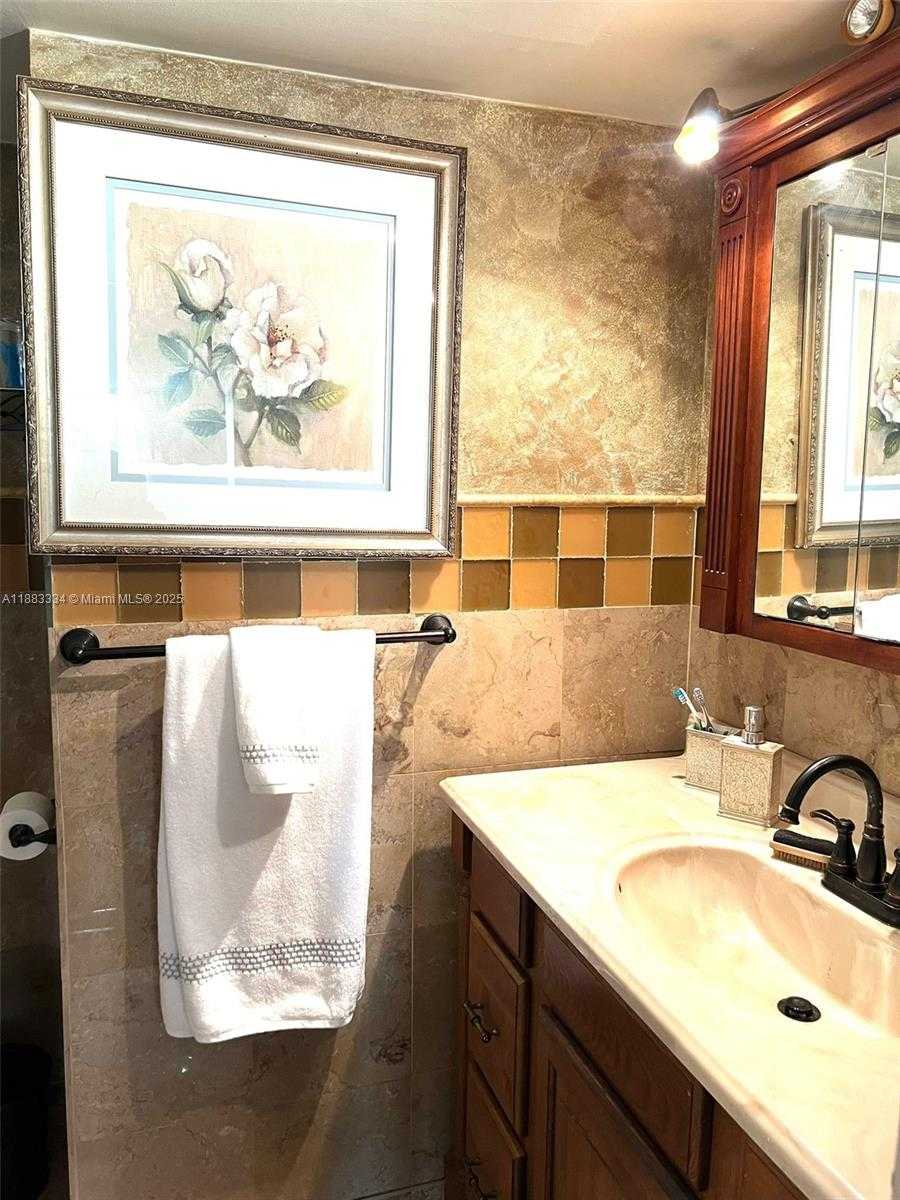 Small Image of 1600 SOUTH OCEAN DR #3D, Hollywood Number 28