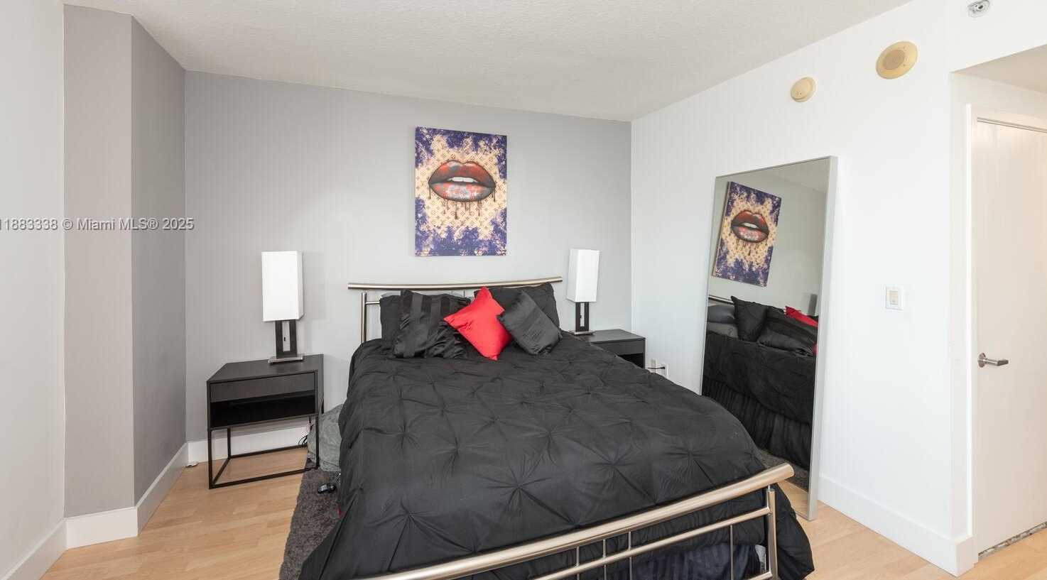 Small Image of 325 SOUTH BISCAYNE BLVD #3915, Miami Number 12