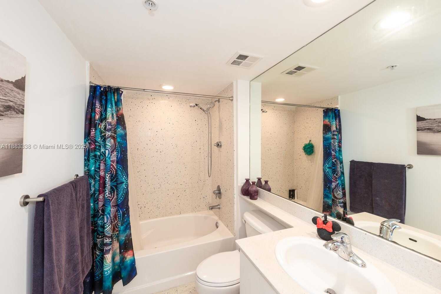 Small Image of 325 SOUTH BISCAYNE BLVD #3915, Miami Number 14