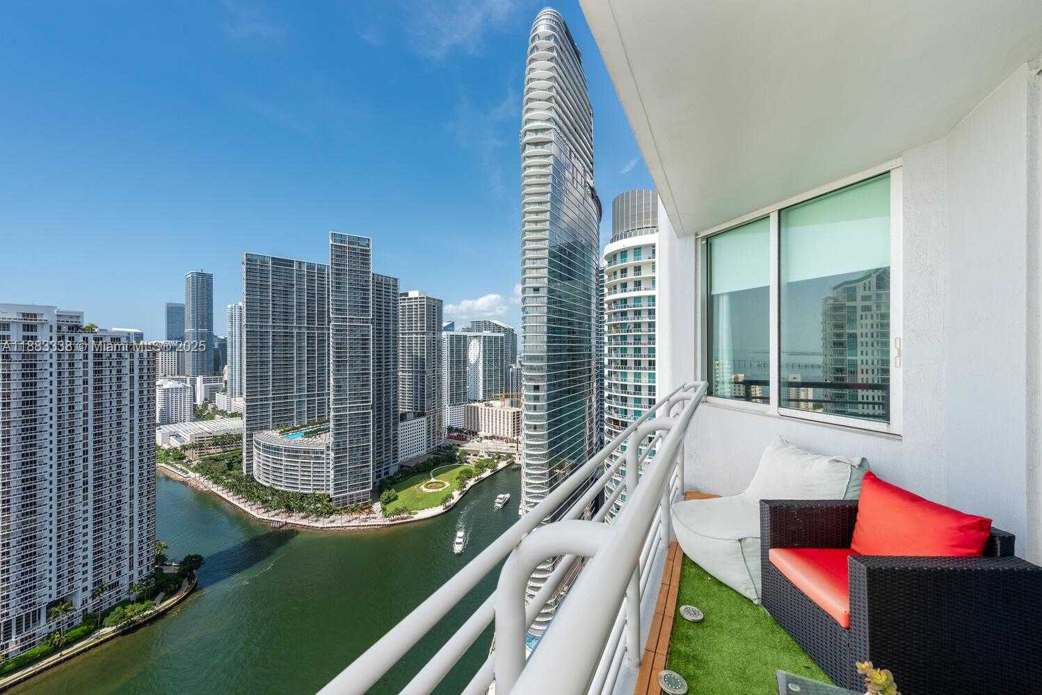 Small Image of 325 SOUTH BISCAYNE BLVD #3915, Miami Number 2