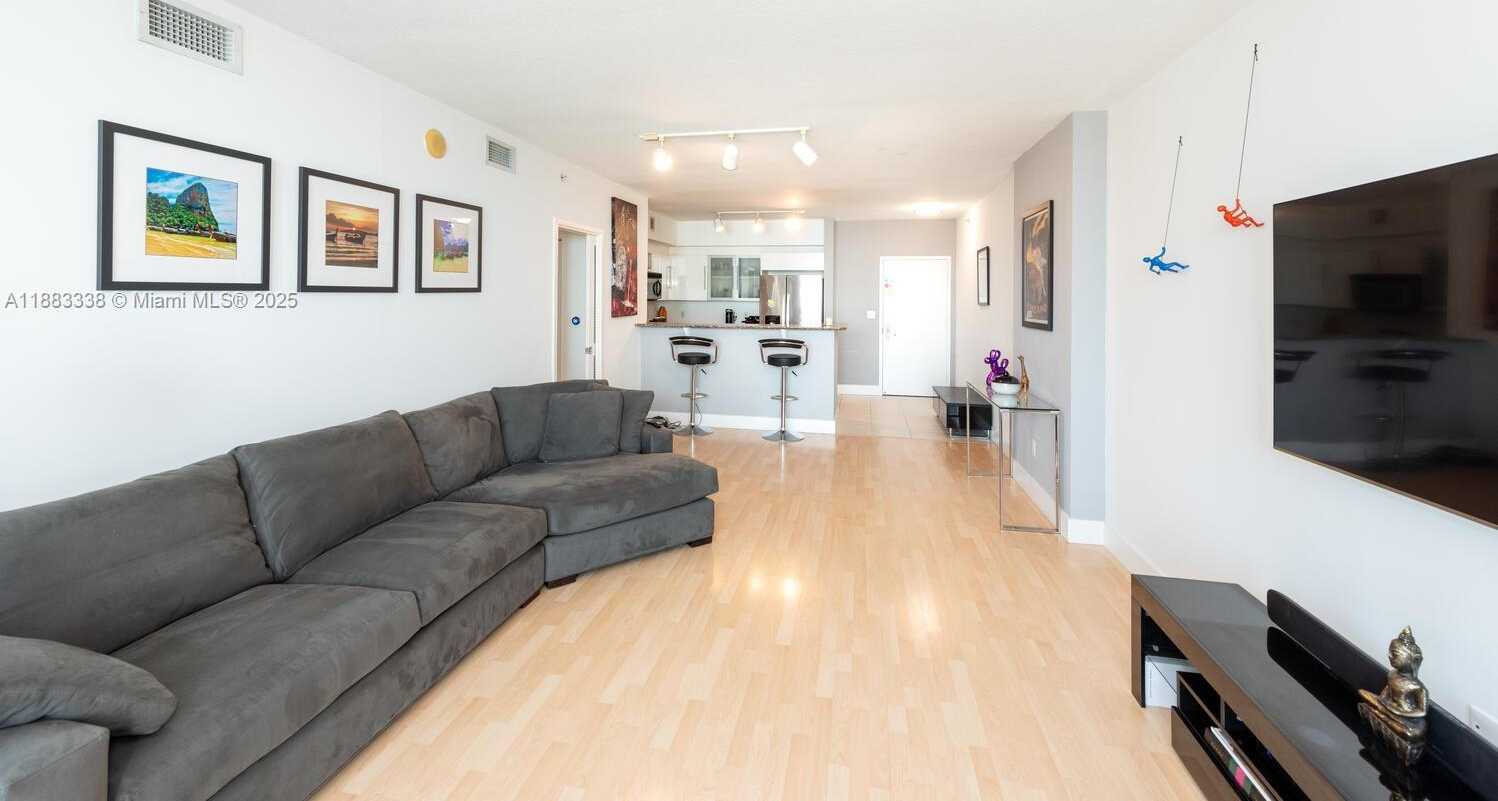 Small Image of 325 SOUTH BISCAYNE BLVD #3915, Miami Number 6