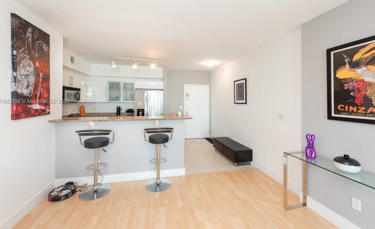 Small Image of 325 SOUTH BISCAYNE BLVD #3915, Miami Number 7