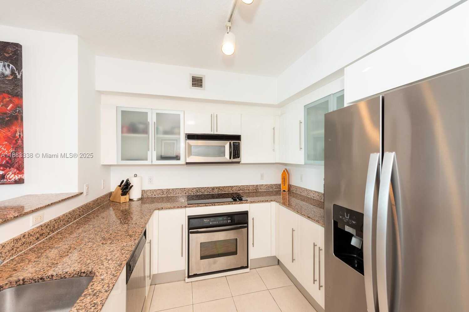 Small Image of 325 SOUTH BISCAYNE BLVD #3915, Miami Number 9