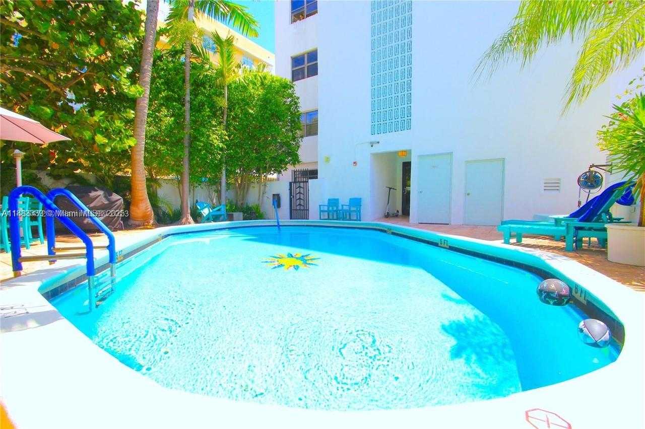 Small Image of 1390 OCEAN DR #502, Miami Beach Number 8
