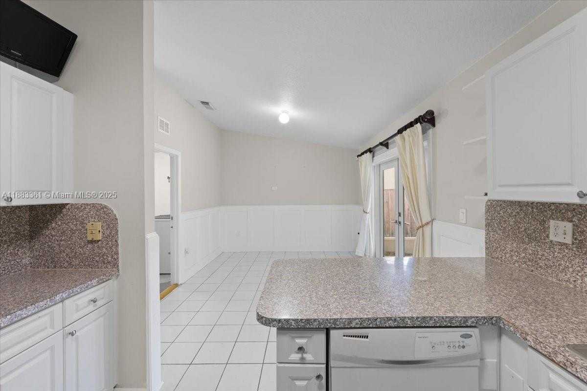 Small Image of 15327 SOUTH WEST 179TH TER, Miami Number 10